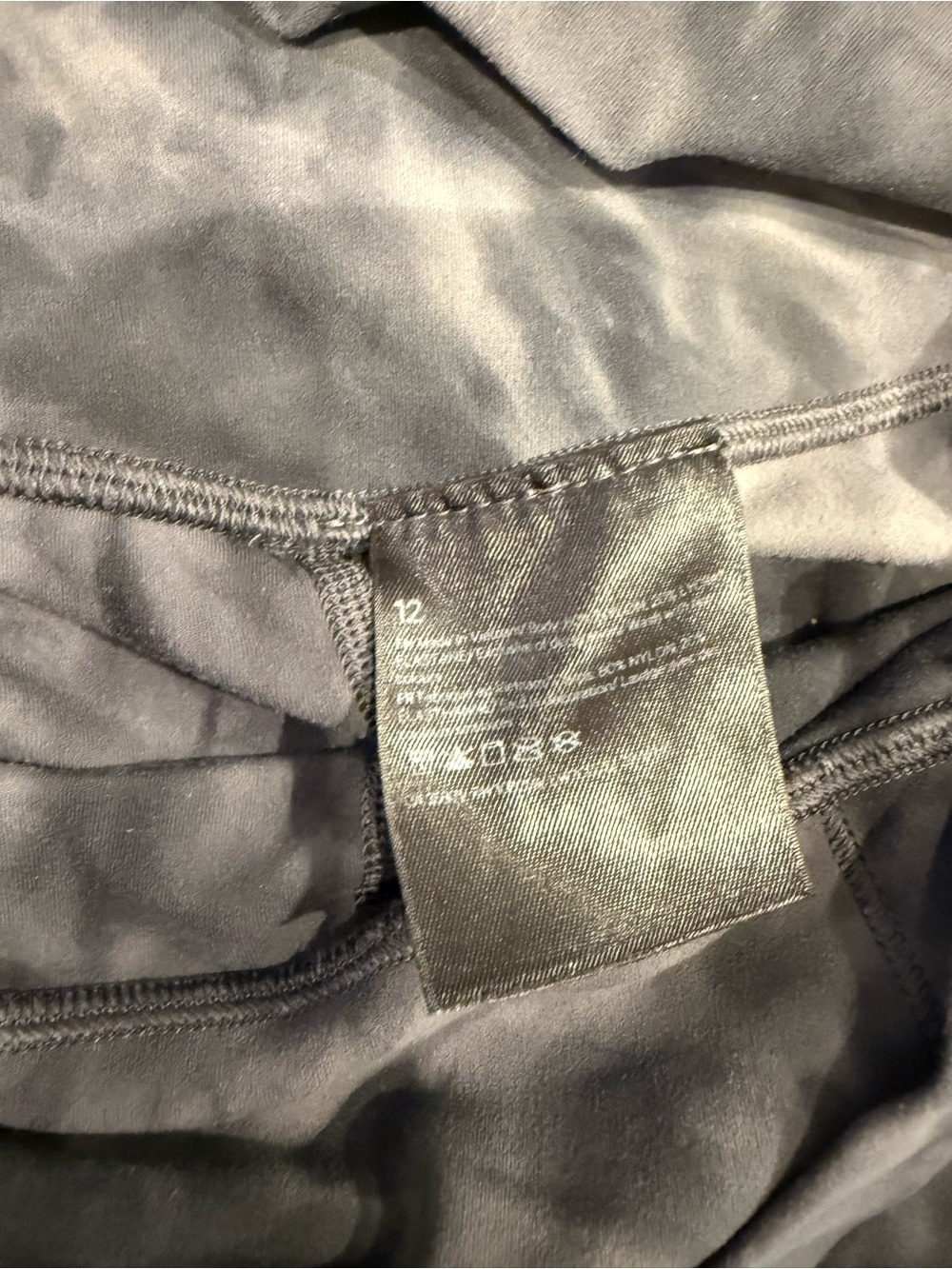 Lululemon Sz 12 Women's Tie-Dye Black Workout Shorts - Picture 2 of 5